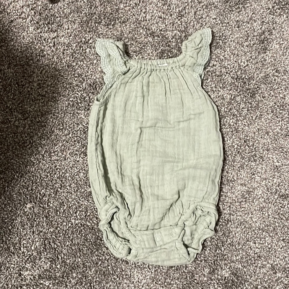 Jamie Kay 6-12month organic cotton romper